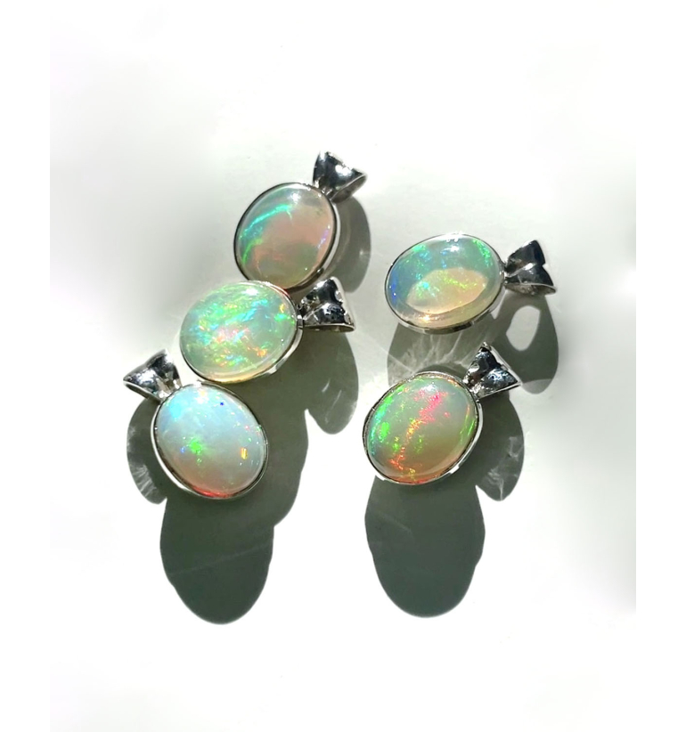 COLECCIÓN CÁPSULA: Colgante Ópalo de...