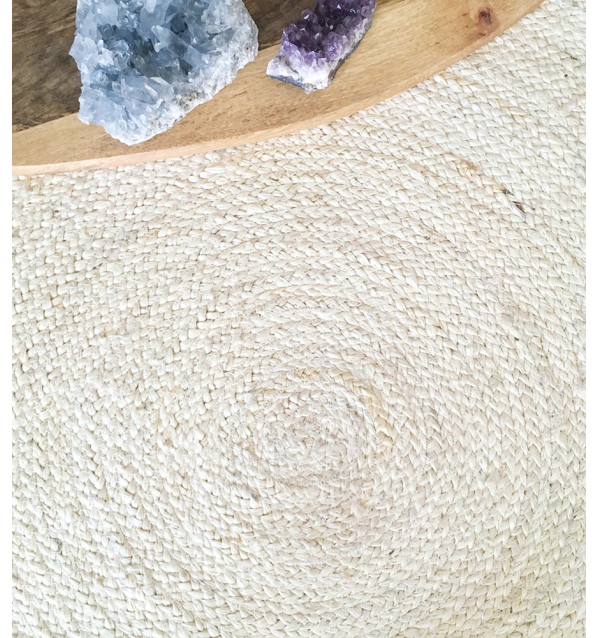 Alfombra redonda de yute blanco sostenible