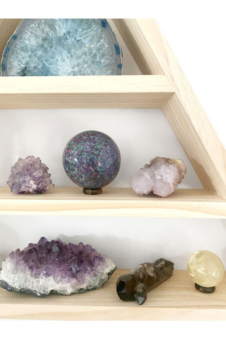 Estantería Pirámide de madera para rodear de armonía y belleza tu hogar 2