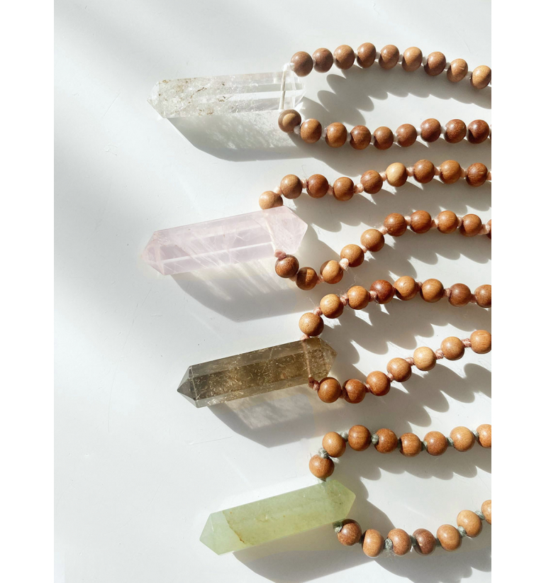 Fehu Mala Biterminado con Cuarzo ahumado natural y Sándalo.