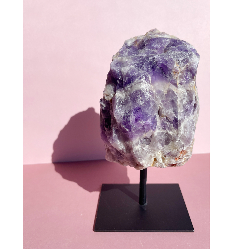 Amatista chevron en bruto con peana 1kg