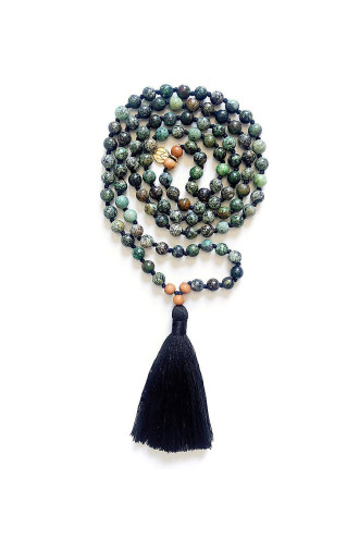 Shiva Mala con Gemas naturales y Sándalo. Collar de meditación y yoga.